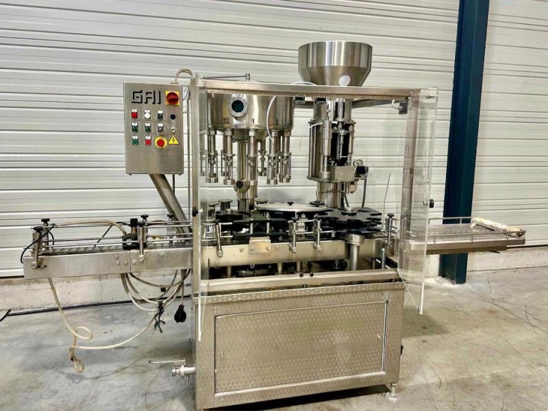 Traubenpresse tipa GAI | Tireuse boucheuse monobloc 12 becs - modéle 2510, Gebrauchtmaschine u Monteux